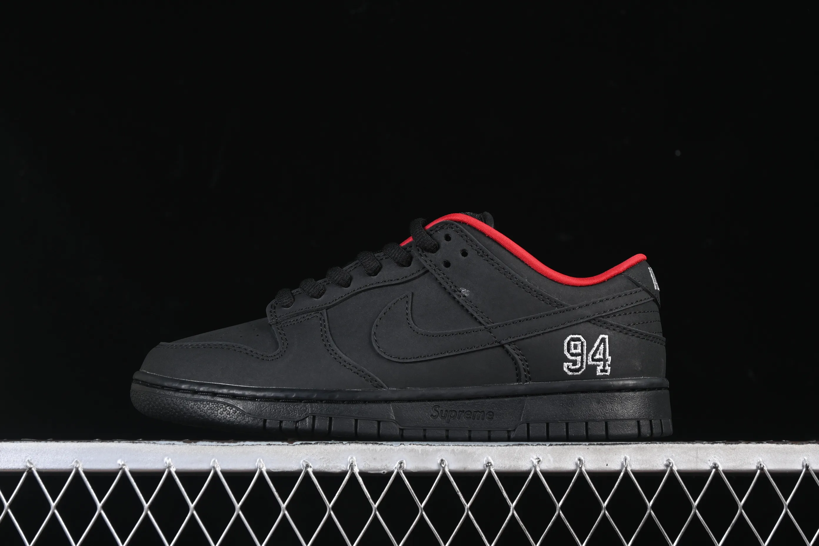All Categories Nk SB Dunk Series Nk SB Dunk Low Low-top sneakers Supreme x Nike Dunk SB Dunk Low joint black low-top casual skateboard shoes HQ8487-001